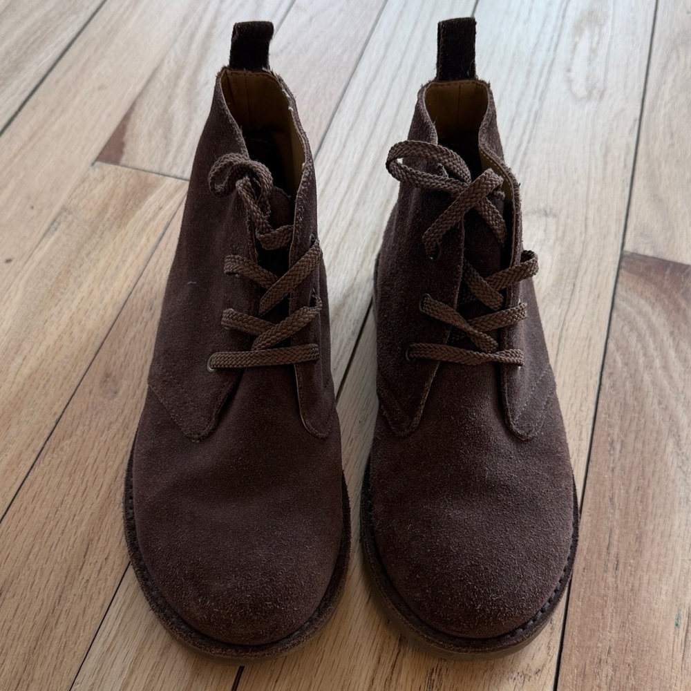 Lands End boy’s Brown Suede Lace-Up Chukka Boots